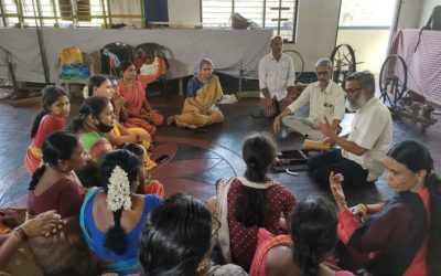 Demonstrated spinning using box charaka to weavers